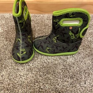Kids Dinosaur Print Boots - Green and Black